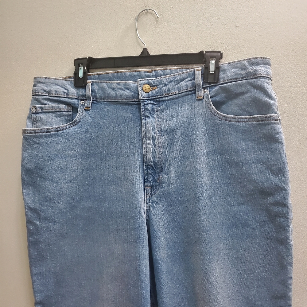 H&M Plus Size Mom Jeans High Waisted Light Blue Wash Size 18 - Picture 2 of 13